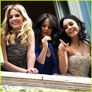 Vanessa hudgens ashley benson spring