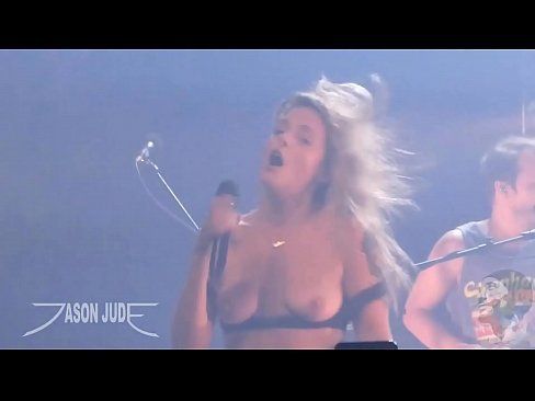 best of Supercut splitscreen stage tove boob flashing