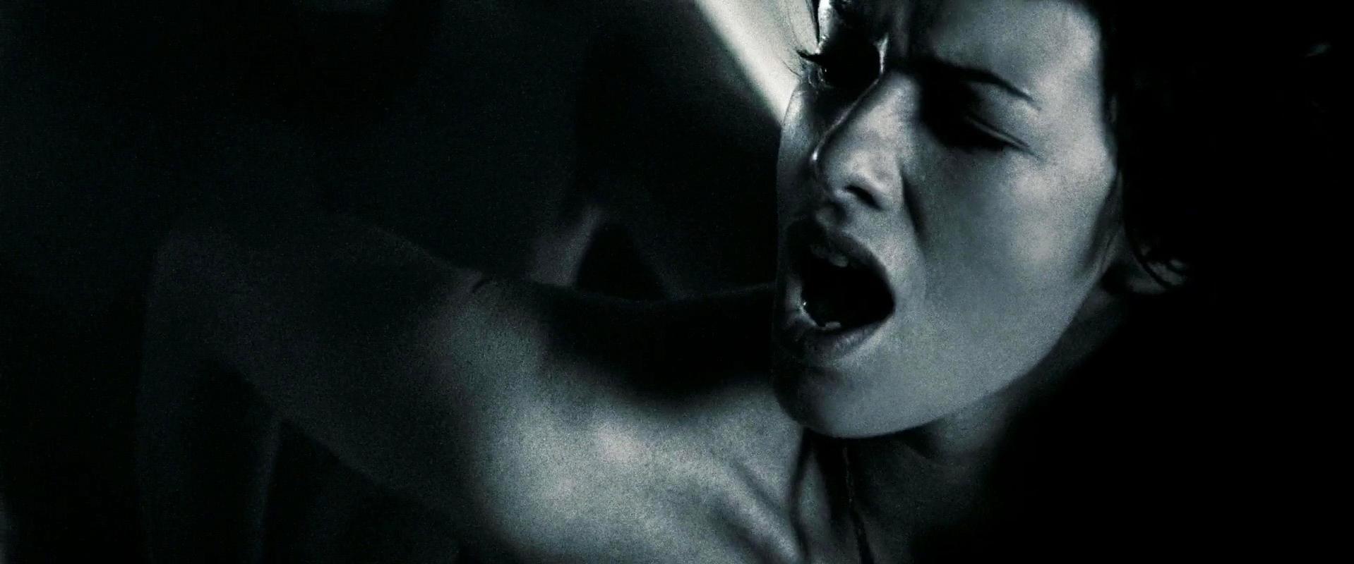 FLAK reccomend lena headey 300 sex scene