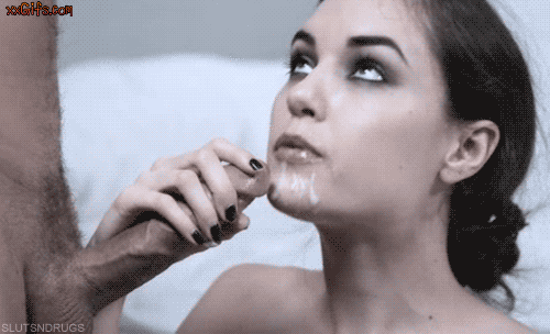 Parallax recommendet babe sensual blowjob makes horny